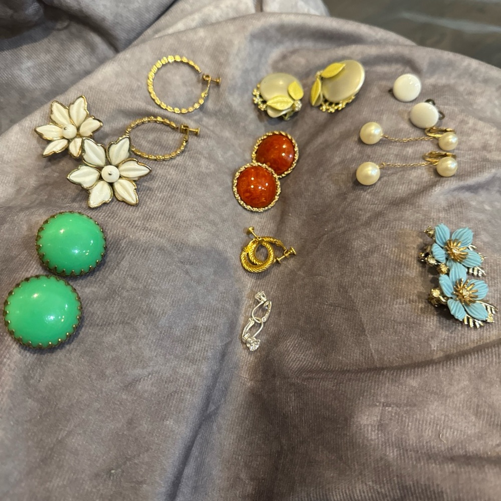 Vintage button clipearrings 1960s Napier Trifari & More Elegant Lot